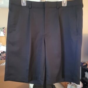 WALTER HAGEN PLEATED SHORTS